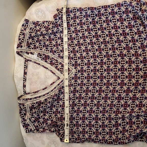 DR2  patterned top - Picture 7 of 8